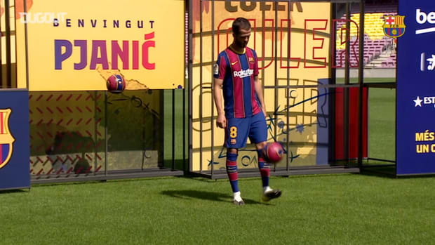 Pjanić's first touches at Camp Nou